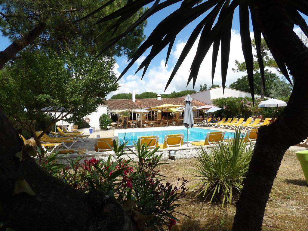 Hotel Les Gollandieres Le Bois-Plage-en-Re Exterior photo