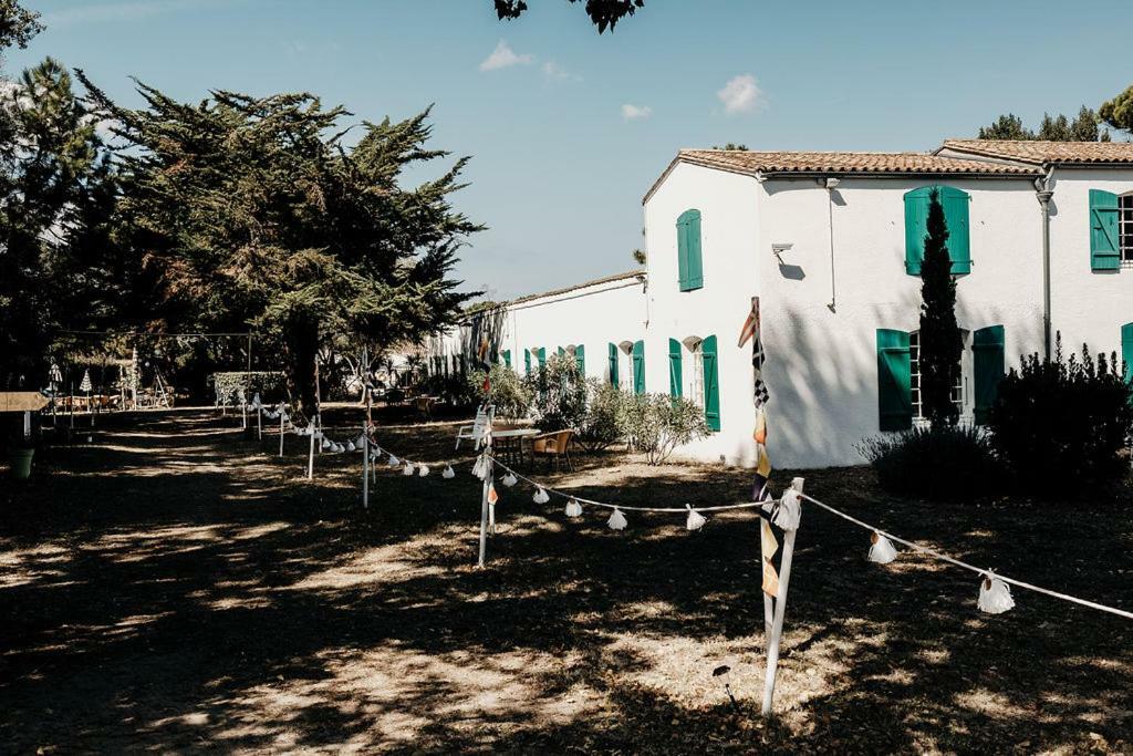 Hotel Les Gollandieres Le Bois-Plage-en-Re Exterior photo